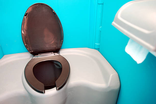 Best Porta potty delivery and setup  in Brewster, OH